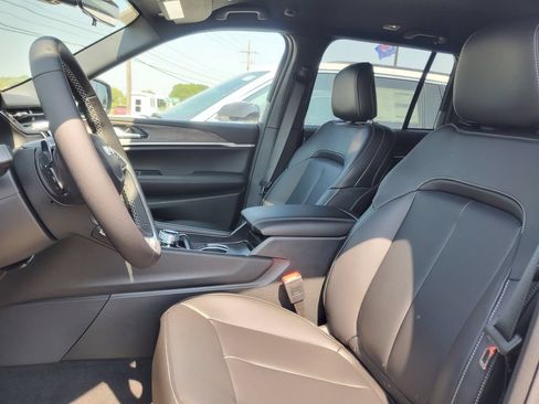 New 2025 Jeep Grand Cherokee Limited AWD/4WD image 14