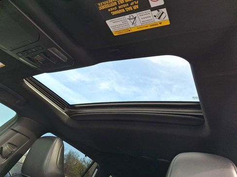 Used 2021 Toyota Highlander XSE image 12