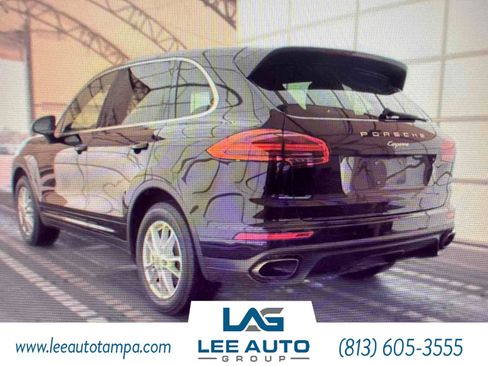 Used 2018 Porsche Cayenne AWD/4WD image 3