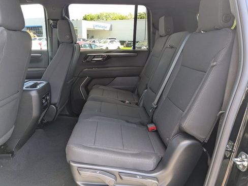 New 2026 Chevrolet Suburban LS image 16