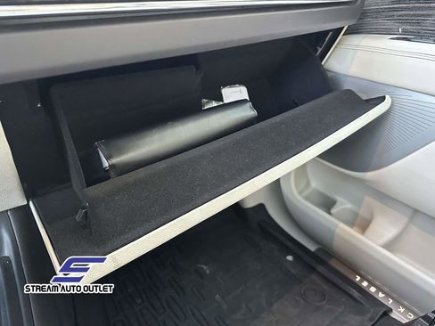 Used 2021 Lincoln Navigator Black Label w/ Cargo Convenience Package image 37