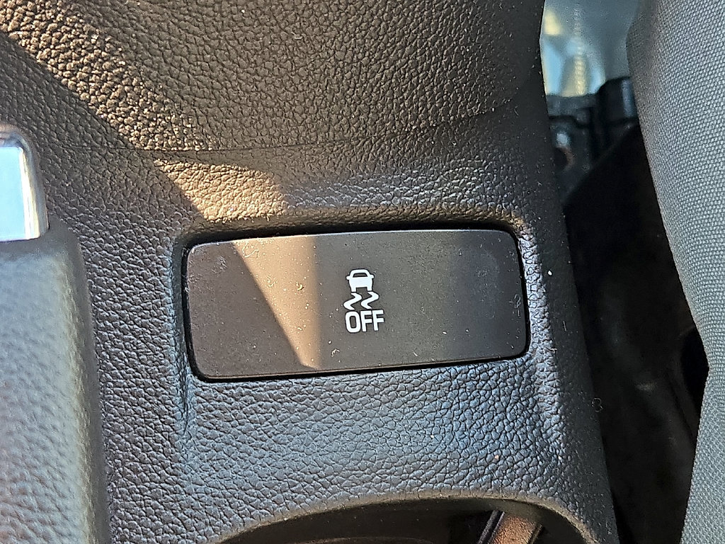 Used 2017 Chevrolet Sonic LT FWD image 25