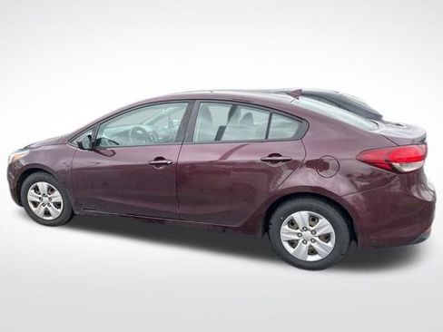 Used 2018 Kia Forte LX w/ LX Rear Camera Package image 4