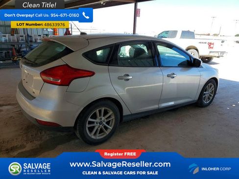 Used 2017 Ford Focus SE image 4
