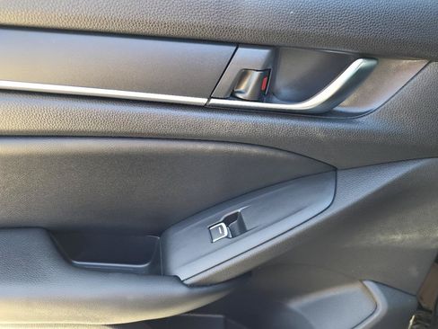 Used 2018 Honda Accord LX image 21