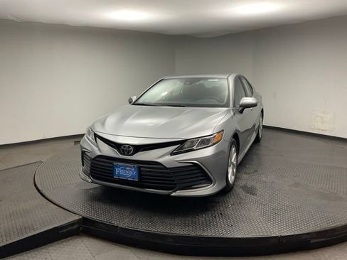 Used 2021 Toyota Camry LE FWD image 3