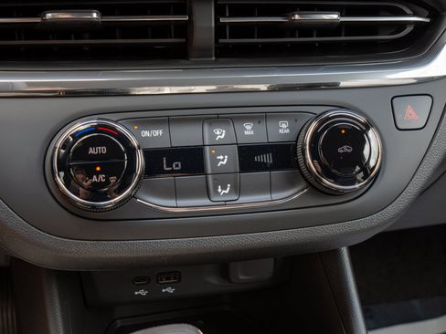 New 2026 Buick Envista Preferred FWD image 21