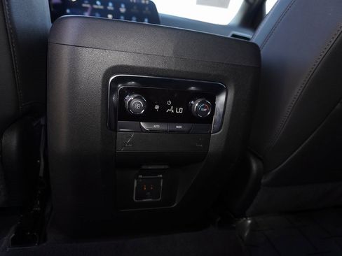 Used 2025 Chevrolet Suburban RST image 14
