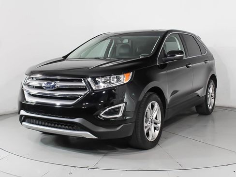Used 2018 Ford Edge Titanium w/ Equipment Group 302A AWD/4WD image 3