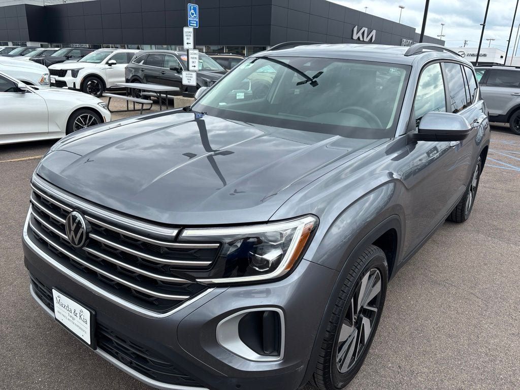 Used 2024 Volkswagen Atlas SE AWD/4WD image 1