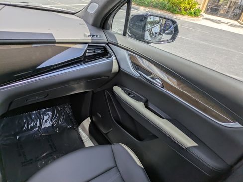 Used 2025 Cadillac XT6 Sport w/ Platinum Package AWD/4WD image 16