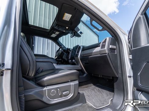 Used 2017 Ford F250 Platinum w/ Platinum Ultimate Package image 96