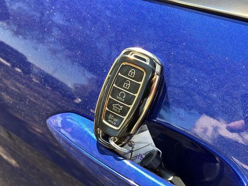 Used 2023 Hyundai Elantra Limited image 32