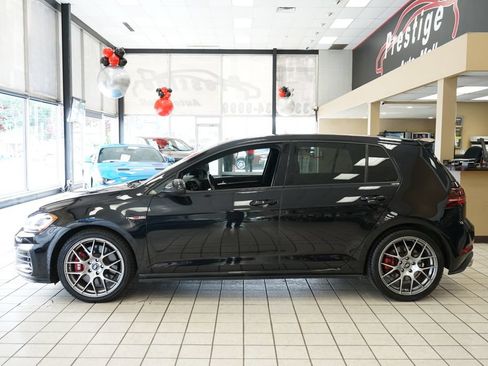 Used 2018 Volkswagen GTI SE FWD image 3