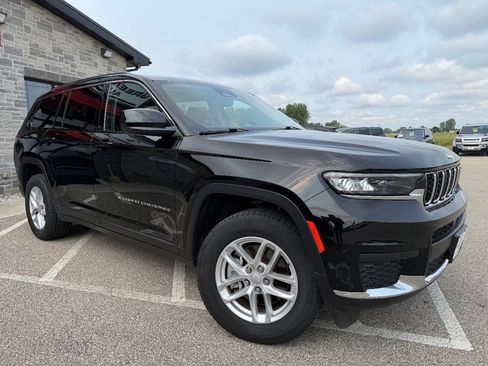 Used 2023 Jeep Grand Cherokee L Laredo AWD/4WD image 3
