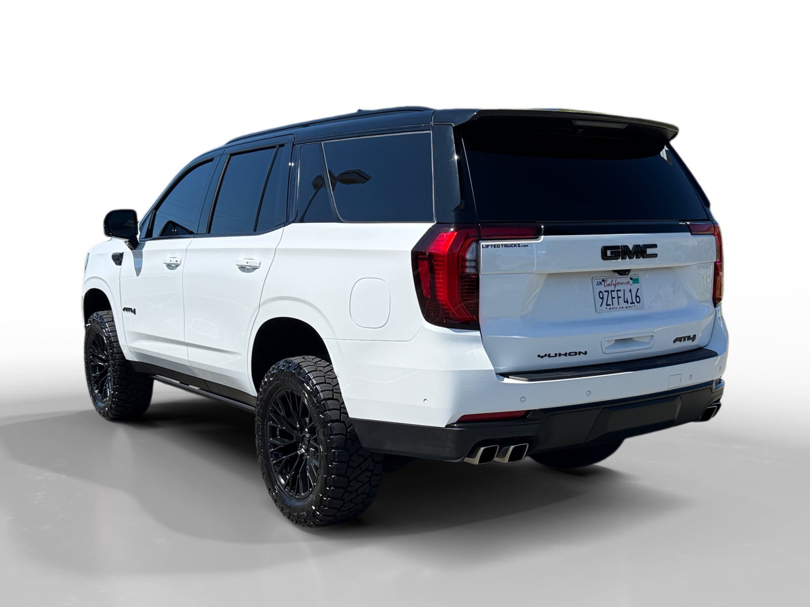 Used 2025 GMC Yukon AT4 AWD/4WD image 3