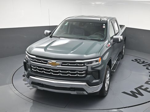 Used 2025 Chevrolet Silverado 1500 LTZ w/ LTZ Premium Package image 32