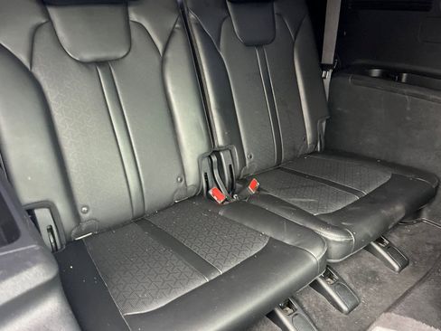 Used 2021 Kia Sorento EX w/ Panoramic Sunroof Package image 17