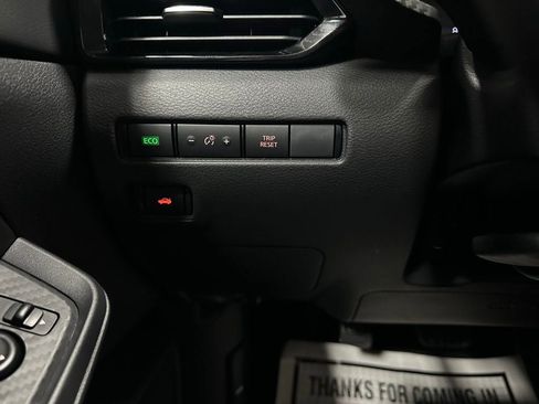 Used 2025 Nissan Sentra SV image 17