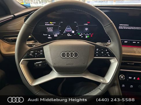 Used 2025 Audi Q5 Premium Plus w/ Premium Plus image 16
