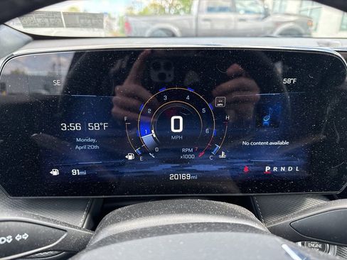 Used 2025 Chevrolet Equinox LT w/ Safety and Technology Package FWD image 12