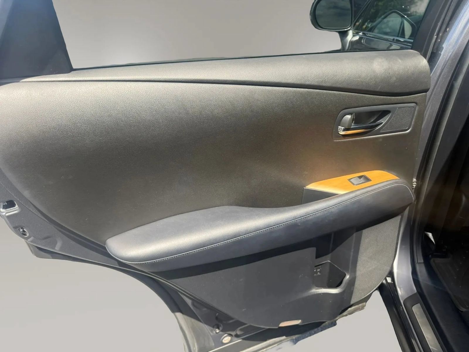 Used 2015 Lexus RX 450h AWD image 36
