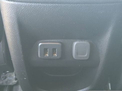 Used 2018 GMC Canyon SLT w/ Driver Alert Package image 11