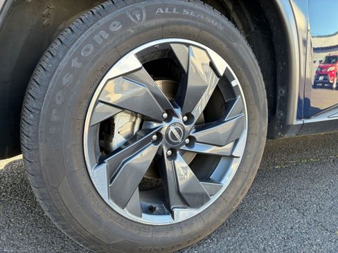 Used 2025 Nissan Rogue SV image 33