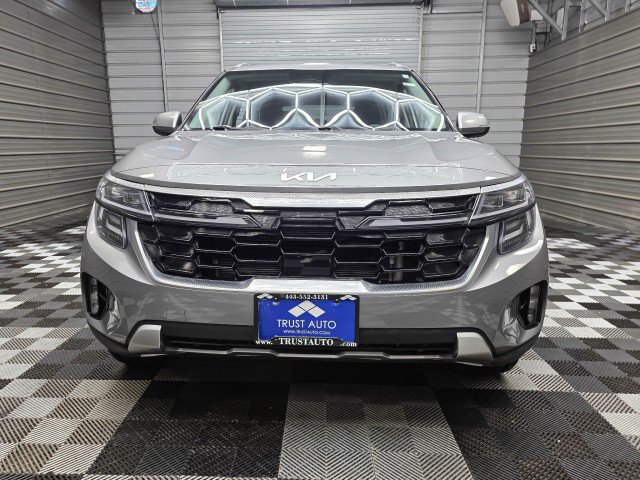 Used 2025 Kia Seltos SX AWD/4WD image 4