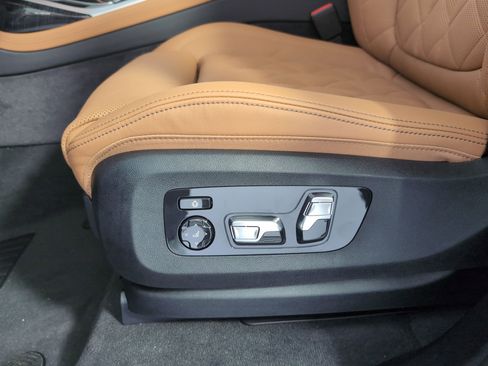 New 2026 BMW X7 xDrive40i w/ Executive Package image 11