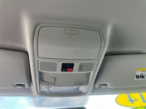 Used 2014 Volkswagen Tiguan SE FWD image 19
