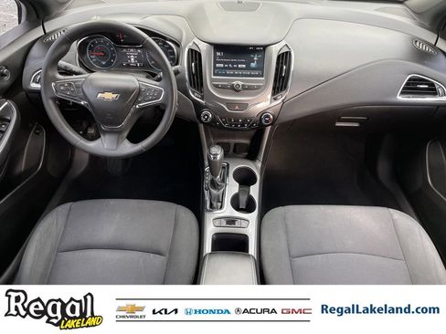 Used 2016 Chevrolet Cruze LT w/ Convenience Package image 11
