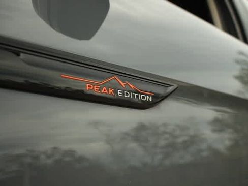 New 2024 Volkswagen Atlas Peak Edition SEL image 10