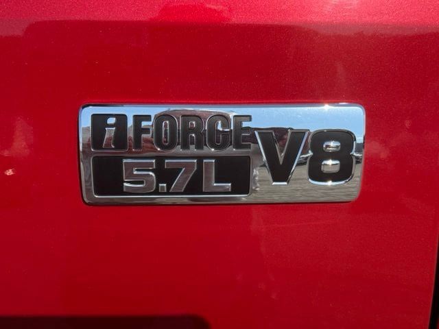 Used 2018 Toyota Tundra SR5 w/ SR5 Upgrade Package AWD/4WD image 14