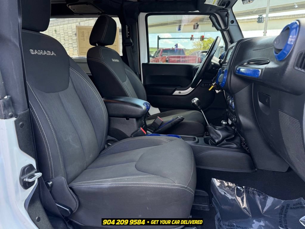 Used 2016 Jeep Wrangler Sahara w/ Connectivity Group AWD/4WD image 31