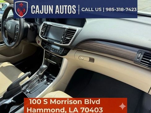 Used 2017 Honda Accord Touring image 27