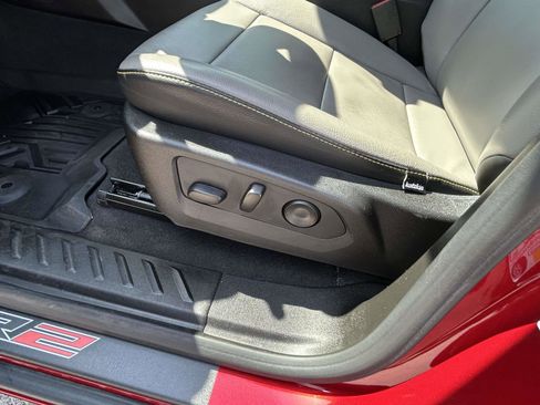 Used 2024 Chevrolet Colorado ZR2 w/ Technology Package AWD/4WD image 18