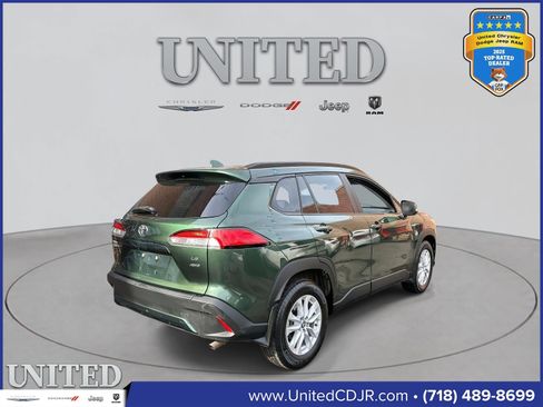 Used 2022 Toyota Corolla Cross LE image 3