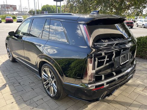 Used 2026 Cadillac Vistiq Sport w/ LPO, Floor Liner Package AWD/4WD image 6