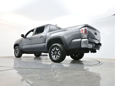 Used 2022 Toyota Tacoma TRD Off-Road AWD/4WD image 30