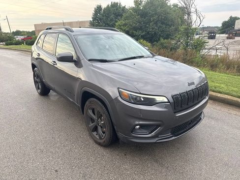 Used 2021 Jeep Cherokee Latitude Plus AWD/4WD image 2
