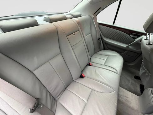 Used 1999 Mercedes-Benz E 320 Sedan image 18