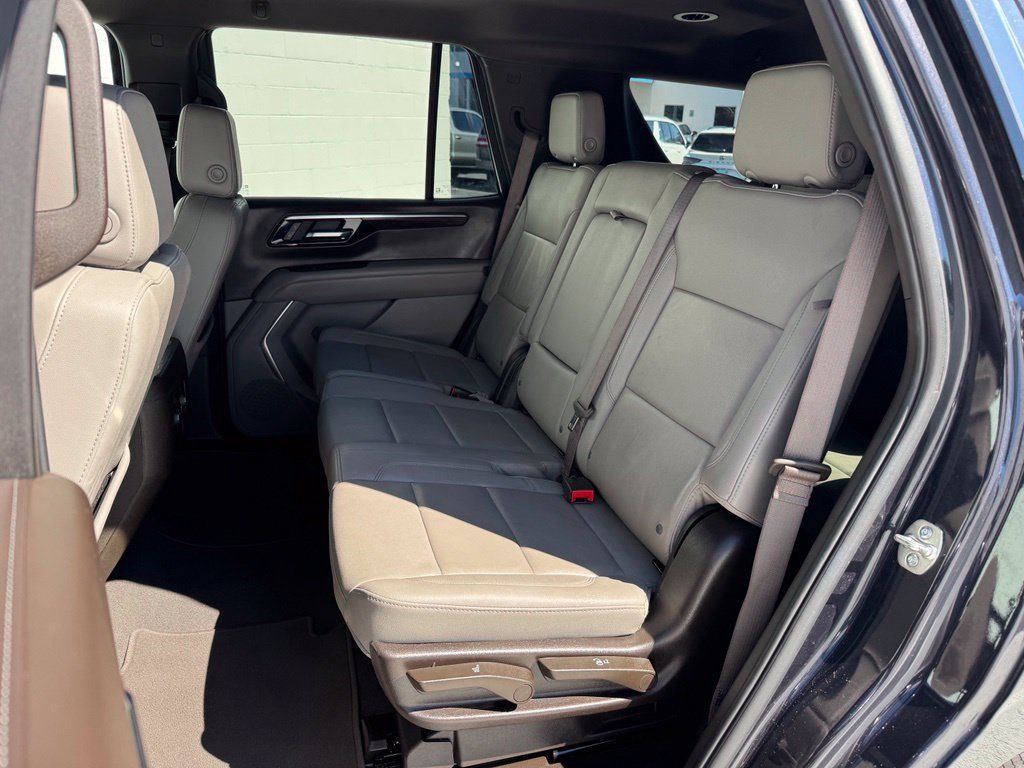 Used 2025 Chevrolet Tahoe LT RWD image 21