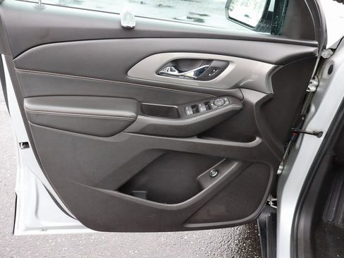 Used 2018 Chevrolet Traverse LT image 25