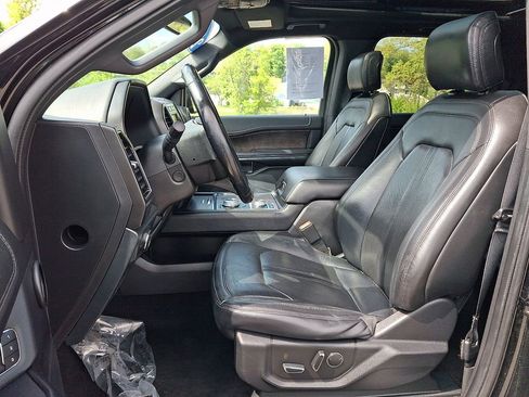 Used 2018 Ford Expedition Limited w/ Equipment Group 301A AWD/4WD image 15