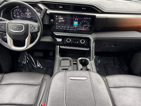 Used 2025 GMC Sierra 2500 Denali image 15