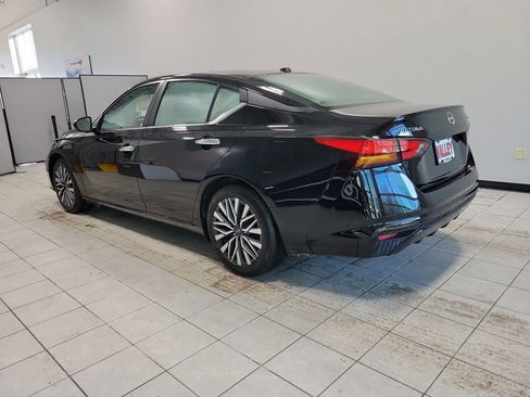 Used 2024 Nissan Altima 2.5 SV image 4