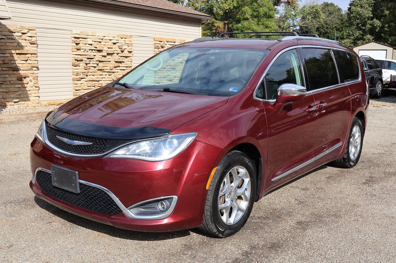 Used 2018 Chrysler Pacifica Limited FWD image 3