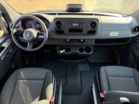 New 2025 Mercedes-Benz Sprinter 2500 image 19