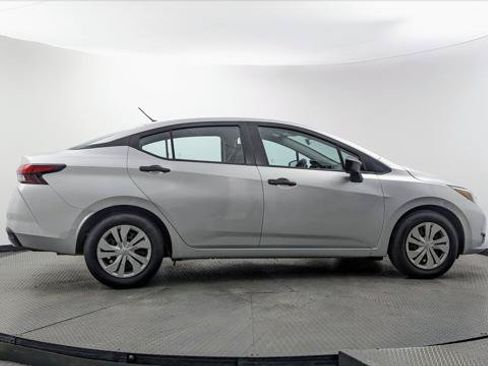 Used 2025 Nissan Versa S FWD image 9